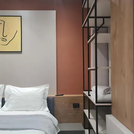 Tam Center Next To Blloku No2 Τίρανα