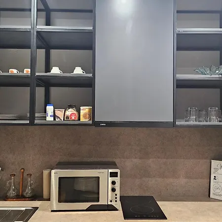 아파트 Tam Center Next To Blloku No2 티라나