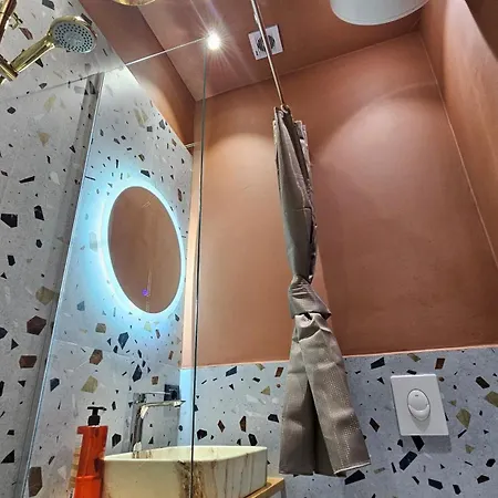 Tam Center Next To Blloku No2 아파트 티라나