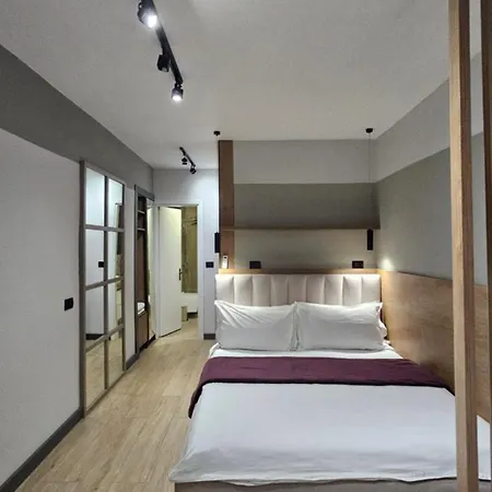 Tam Center Next To Blloku No2 아파트 *