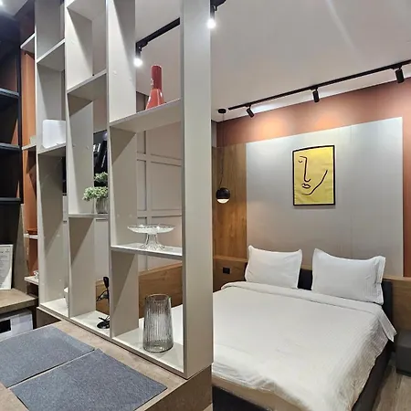 Tam Center Next To Blloku No2 아파트 티라나