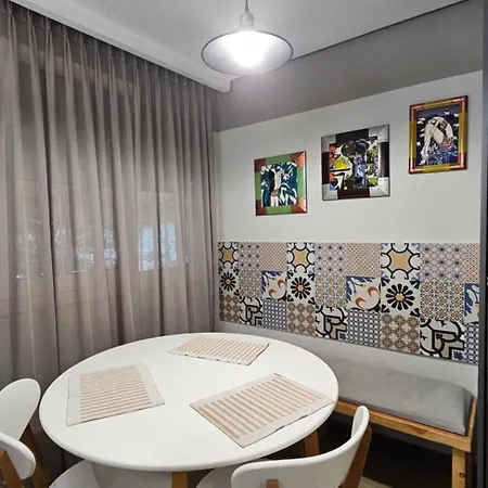 Tam Center Next To Blloku No2 아파트 티라나