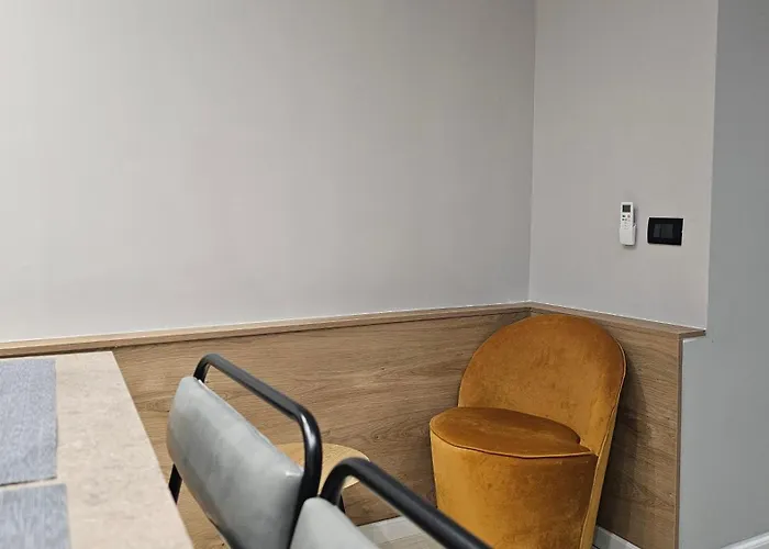 Tam Center Next To Blloku No2 * 티라나