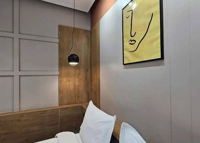 아파트 Tam Center Next To Blloku No2 티라나