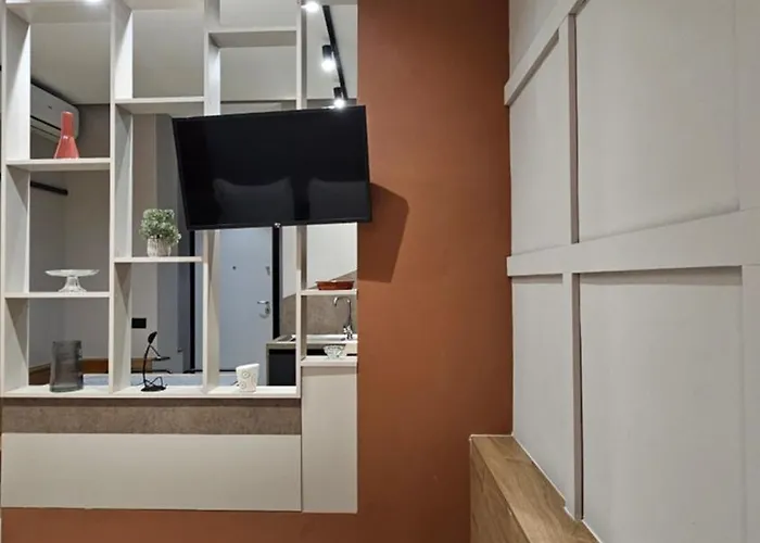 Tam Center Next To Blloku No2 티라나