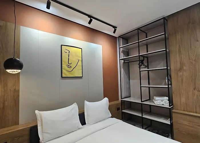 아파트 Tam Center Next To Blloku No2 티라나