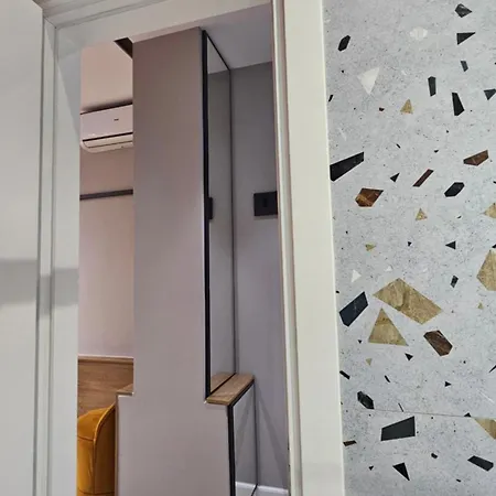 Апартаменты Tam Center Next To Blloku No2 *